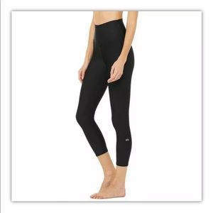 ALO YOGA High Waist Airlift Capri Leggings Sz S
